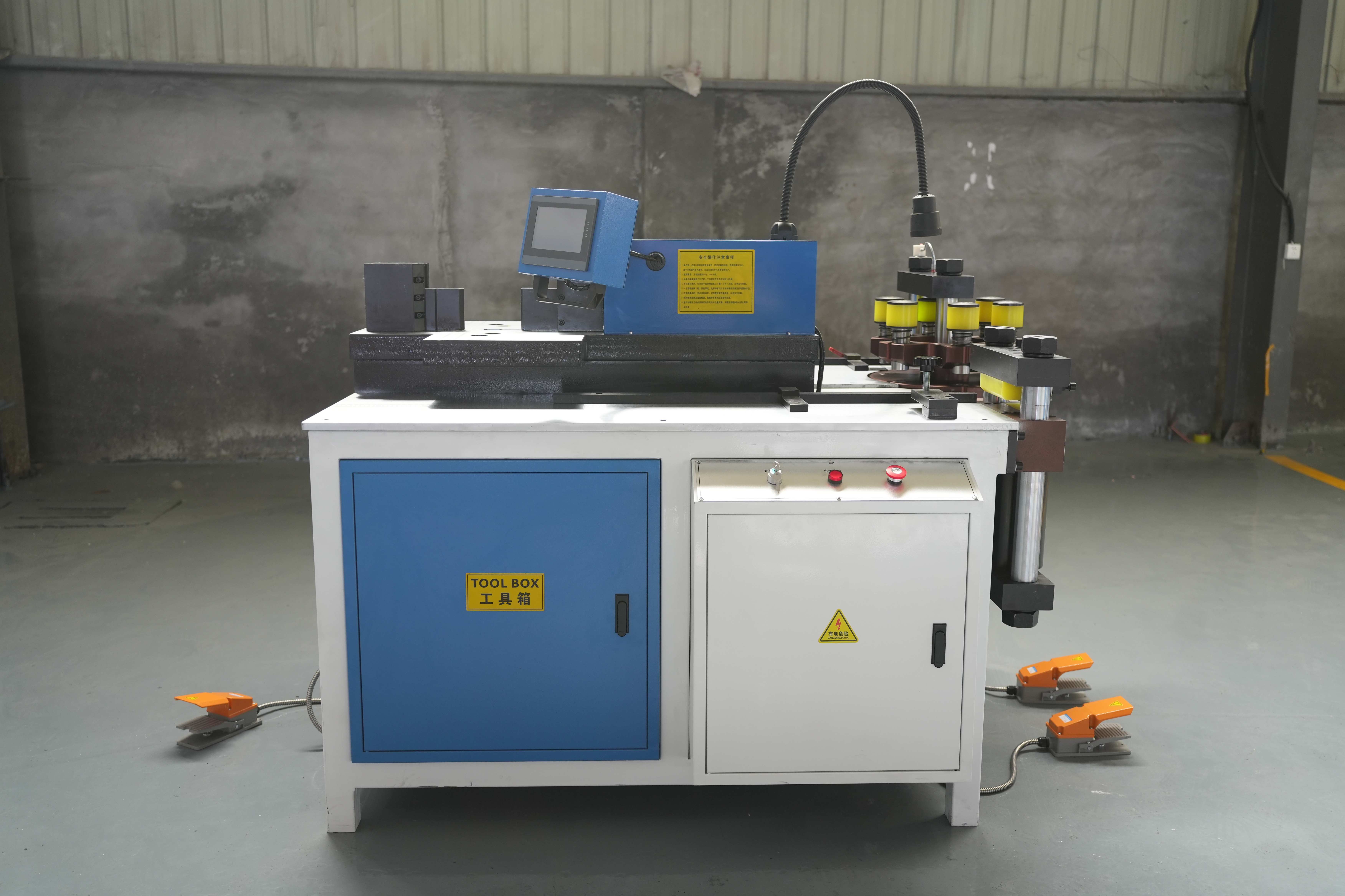 Detailed Overview of the Open-Type 3-in-1 Busbar Processing Machine